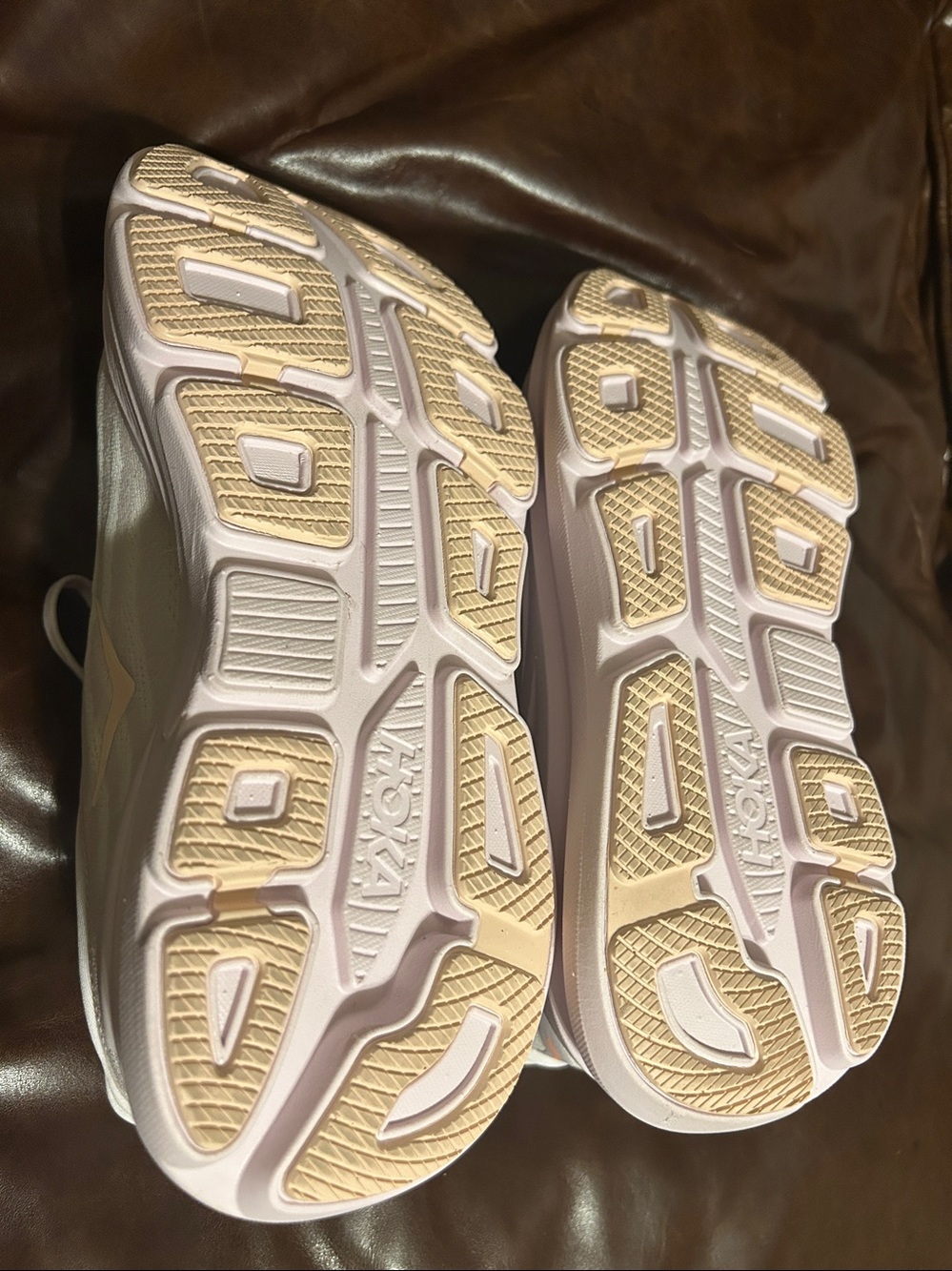 Hoka Bondi 9 Shoes size 8B - Picture 9 of 9